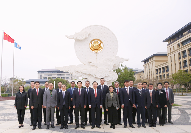 2024年2月26日，米兰线上平台-米兰（中国）
党委书记、董事长刘敬桢一行访问澳门大学，双方签署战略合作协议并就进一步深化合作进行会谈。澳门大学校长宋永华、副校长徐建，米兰线上平台-米兰（中国）
副总经理（主持经营工作）胡建伟，副总经理董增贺、晋斌等出席活动。1.png