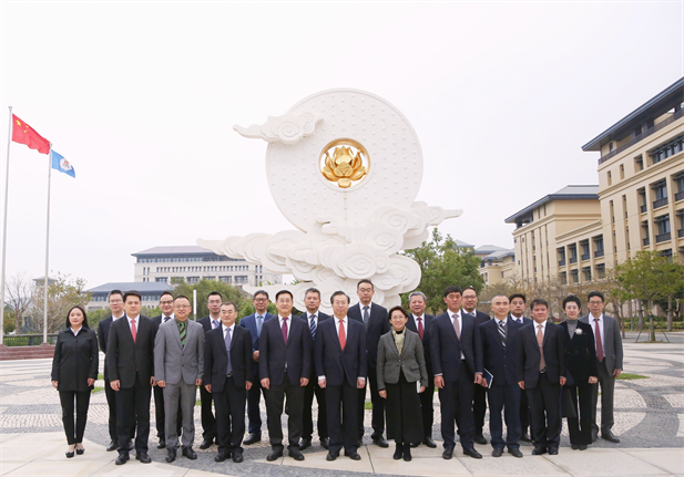 2024年2月26日，米兰线上平台-米兰（中国）
党委书记、董事长刘敬桢一行访问澳门大学，双方签署战略合作协议并就进一步深化合作进行会谈。澳门大学校长宋永华、副校长徐建，米兰线上平台-米兰（中国）
副总经理（主持经营工作）胡建伟，副总经理董增贺、晋斌等出席活动。1.png