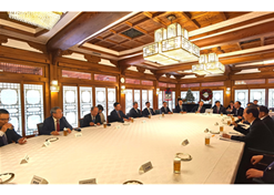 2023年12月20日，米兰线上平台-米兰（中国）
党委书记、董事长刘敬桢参加韩国总理韩德洙会见中方代表团活动并作为代表发言